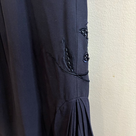 LUISA SPAGNOLI  Sz 42 100% Silk Sequin Floral Appliqué Pleated V-Neck Dress NEW - Picture 9 of 12